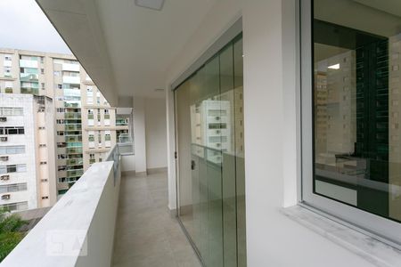 Varanda de apartamento para alugar com 3 quartos, 93m² em Santa Efigênia, Belo Horizonte