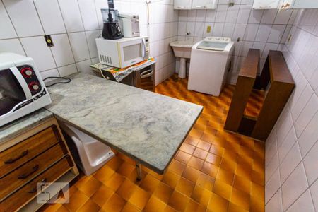 Apartamento à venda com 75m², 2 quartos e sem vaga Apartamento à venda com 75m², 2 quartos e sem vagaBancada da Cozinha/Área de Serviço