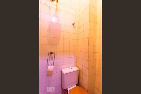 Apartamento à venda com 75m², 2 quartos e sem vaga Apartamento à venda com 75m², 2 quartos e sem vagaBanheiro de Serviço