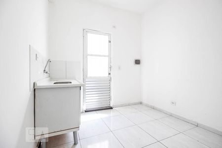 Cozinha de casa para alugar com 1 quarto, 25m² em Vila Dionisia, São Paulo