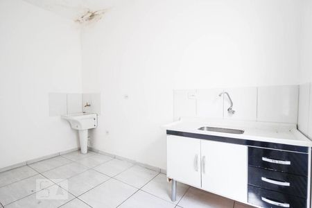 Cozinha de casa para alugar com 1 quarto, 25m² em Vila Dionisia, São Paulo