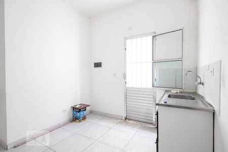 Cozinha de casa para alugar com 1 quarto, 25m² em Vila Dionisia, São Paulo