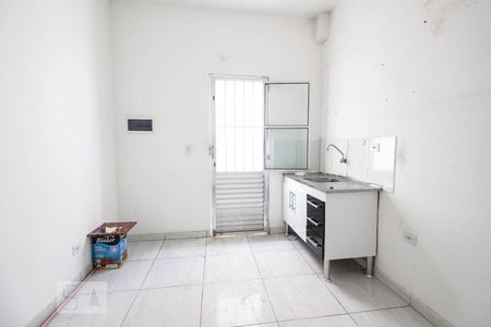 Cozinha de casa para alugar com 1 quarto, 25m² em Vila Dionisia, São Paulo