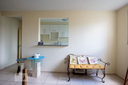 Sala recém pintada de apartamento para alugar com 3 quartos, 61m² em Vila Mafalda, Jundiaí