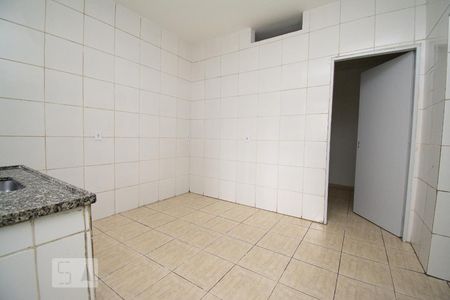 Cozinha de casa para alugar com 2 quartos, 55m² em Jardim Sueli, Guarulhos