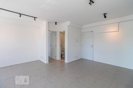 Sala de apartamento para alugar com 1 quarto, 67m² em Empresarial 18 do Forte, Barueri