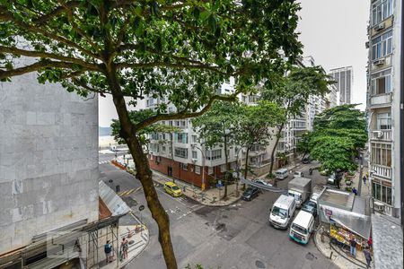 Vista de apartamento para alugar com 3 quartos, 240m² em Leme, Rio de Janeiro