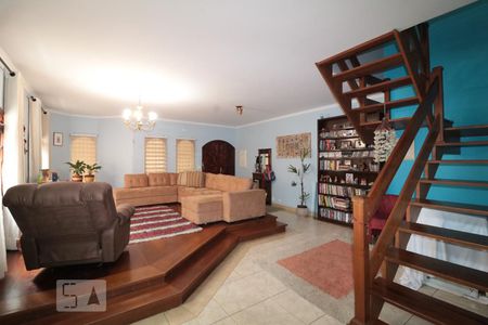 Sala de casa à venda com 3 quartos, 240m² em Vila Carrão, São Paulo