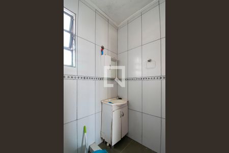Banheiro de apartamento para alugar com 1 quarto, 56m² em Partenon, Porto Alegre