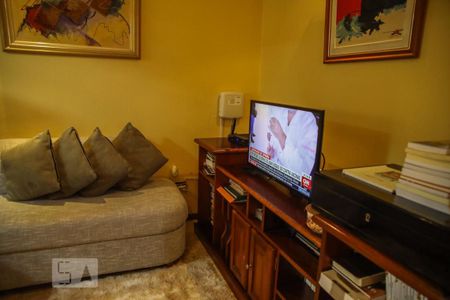 Sala de TV de casa à venda com 3 quartos, 245m² em Cerâmica, São Caetano do Sul
