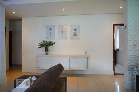 Sala de casa à venda com 3 quartos, 187m² em Sarandi, Porto Alegre