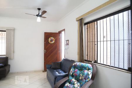 Sala de casa para alugar com 2 quartos, 256m² em Caiçara, Praia Grande