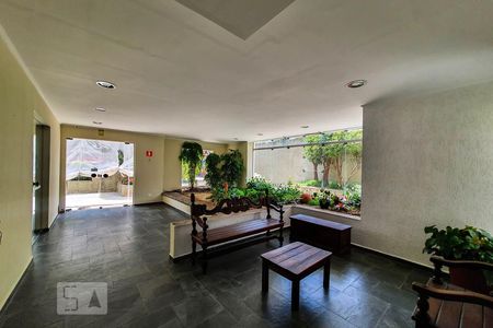 Hall de apartamento para alugar com 2 quartos, 55m² em Bosque da Saúde, São Paulo