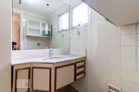 Banheiro de kitnet/studio para alugar com 1 quarto, 40m² em Indianópolis, São Paulo