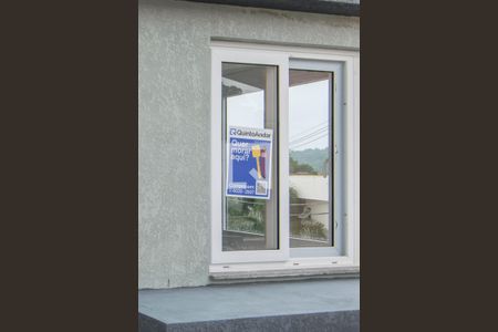 Casa de condomínio à venda com 240m², 4 quartos e 3 vagas Casa de condomínio à venda com 240m², 4 quartos e 3 vagasPlaca