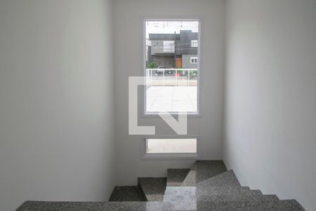 Casa de condomínio à venda com 240m², 4 quartos e 3 vagas Casa de condomínio à venda com 240m², 4 quartos e 3 vagasEscada