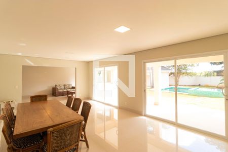 Sala de casa de condomínio para alugar com 7 quartos, 1076m² em Parque Nova Campinas, Campinas