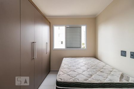 Quarto 1 de apartamento para alugar com 2 quartos, 55m² em Jardim Maria Helena, Barueri