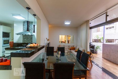 Sala de apartamento para alugar com 3 quartos, 110m² em Sion, Belo Horizonte