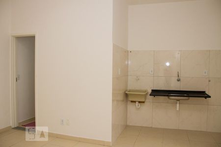 Sala/Cozinha de apartamento para alugar com 2 quartos, 45m² em Quintino Bocaiuva, Rio de Janeiro