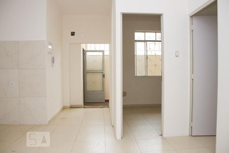 Sala/Cozinha de apartamento para alugar com 2 quartos, 45m² em Quintino Bocaiuva, Rio de Janeiro