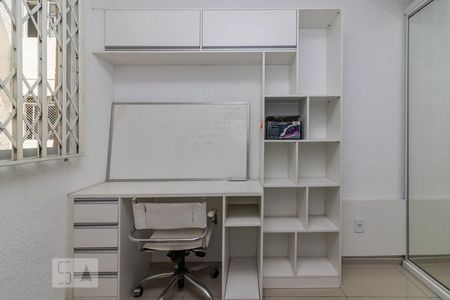 Dormitório de apartamento à venda com 2 quartos, 45m² em Cavalhada, Porto Alegre