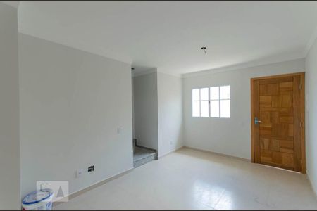 Casa de condomínio à venda com 66m², 2 quartos e 1 vagaSala