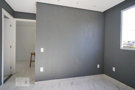 Sala de apartamento para alugar com 2 quartos, 41m² em Rubem Berta, Porto Alegre