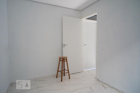 Quarto 1 de apartamento para alugar com 2 quartos, 41m² em Rubem Berta, Porto Alegre