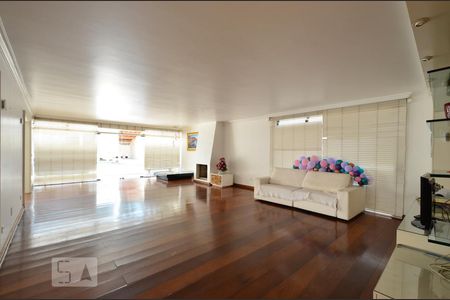 Sala de casa à venda com 3 quartos, 750m² em Planalto Paulista, São Paulo