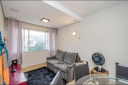 Sala de apartamento à venda com 2 quartos, 72m² em Vila Paris, Belo Horizonte