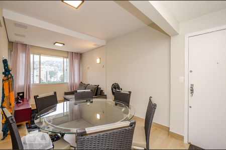 Sala de apartamento para alugar com 2 quartos, 72m² em Vila Paris, Belo Horizonte