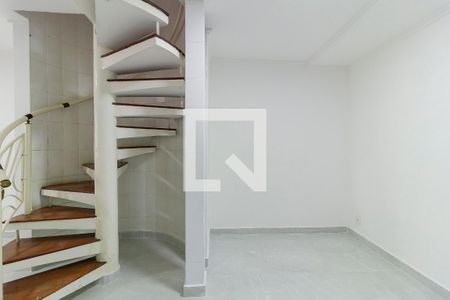 Sala de casa para alugar com 2 quartos, 105m² em Jardim Santo Amaro, São Paulo