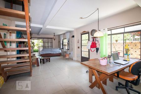 Sala de casa à venda com 3 quartos, 363m² em Rio Branco, Porto Alegre