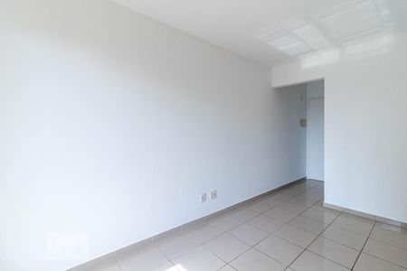 Sala de Estar de apartamento para alugar com 3 quartos, 70m² em Piqueri, São Paulo