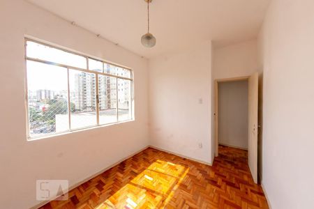 Quarto 2 de apartamento para alugar com 2 quartos, 60m² em Nova Suíssa, Belo Horizonte