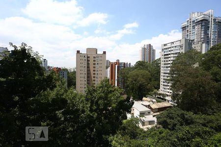 varanda vista de apartamento para alugar com 1 quarto, 46m² em Vila Andrade, São Paulo