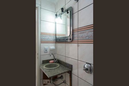 banheiro de apartamento para alugar com 2 quartos, 40m² em Santa Teresinha, São Paulo