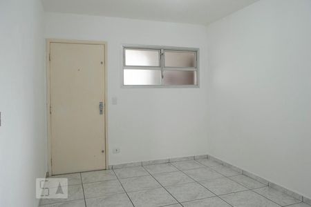 sala de apartamento para alugar com 2 quartos, 40m² em Santa Teresinha, São Paulo