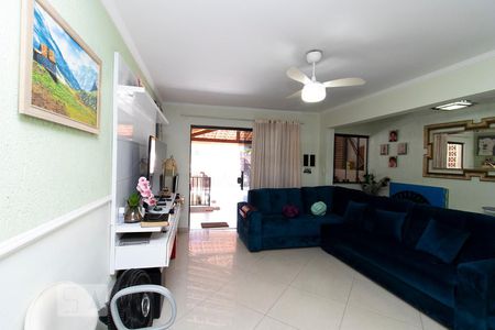 Sala de Estar de casa à venda com 3 quartos, 72m² em Jardim Carlu, São Paulo