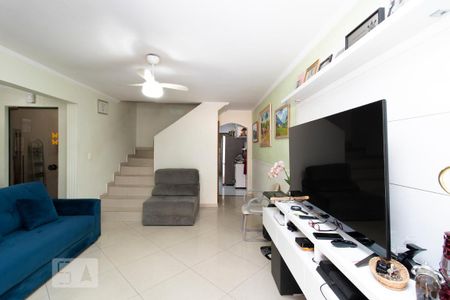 Sala de Estar de casa à venda com 3 quartos, 72m² em Jardim Carlu, São Paulo