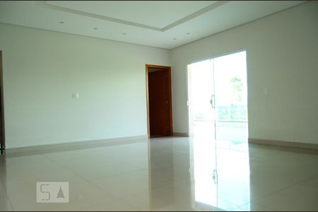 Casa à venda com 2 quartos, 272m² em Santo Antônio, Jundiaí