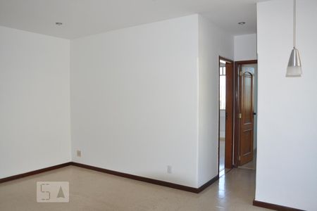 Sala de apartamento à venda com 2 quartos, 70m² em Jardim Guanabara, Rio de Janeiro