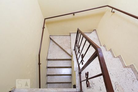 Escada de casa à venda com 4 quartos, 204m² em Vila Nova Conceição, São Paulo
