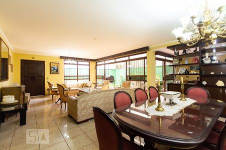 Sala de casa à venda com 4 quartos, 204m² em Vila Nova Conceição, São Paulo