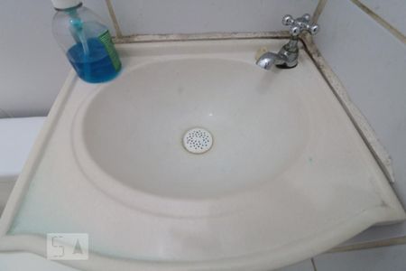 Lavabo - pia de casa à venda com 2 quartos, 79m² em Vila Bertioga, São Paulo