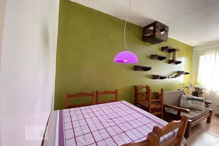 Sala de casa de condomínio à venda com 2 quartos, 87m² em Canudos, Novo Hamburgo