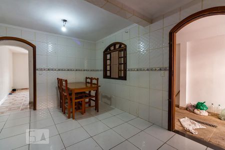 Casa para alugar com 260m², 3 quartos e 2 vagas Casa para alugar com 260m², 3 quartos e 2 vagasCozinha