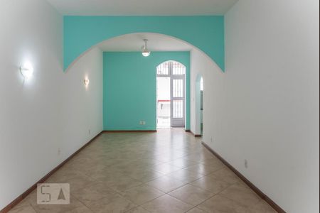 Casa de condomínio à venda com 160m², 2 quartos e 2 vagasSala 