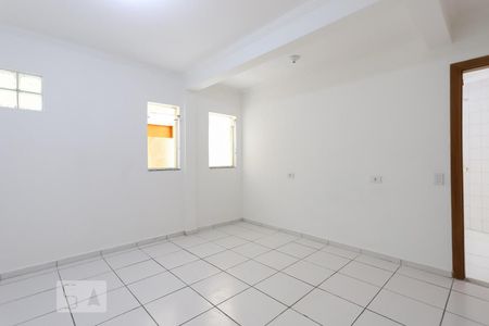 Sala e Quarto de apartamento para alugar com 1 quarto, 32m² em Vila Zat, São Paulo